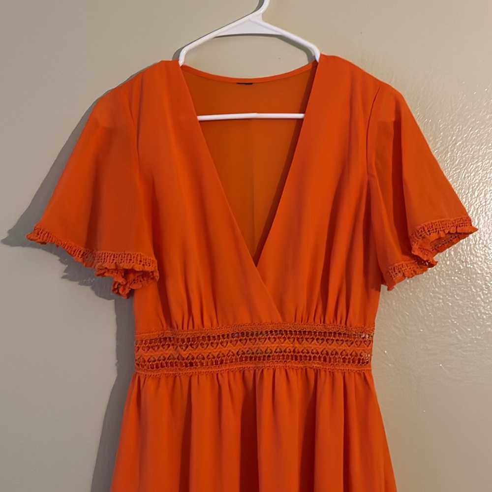 Dress 👗 size small, color orange 🍊 , pre-owner, Excellent condition.